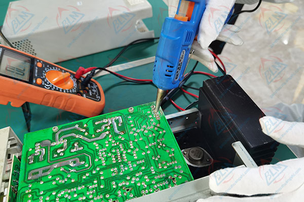 ���݂�Agilent�x���S��